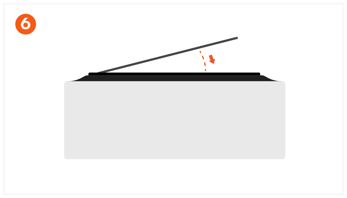Thunderbolt 5 CubeDock™ with SSD Enclosure (ST-DT5CES-US / -EU / -AU) Quick Start Guide step 6: Close the enclosure cover: insert it at an angle, then click the door into place.